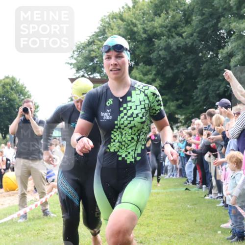 16.06.2024 - 26. Vierlanden-Triathlon Lena Gebhardt http://msf.ph/oto/6304136 16.06.2024 11:16:51 Schwimmen 477, 482, 485, 502, 549, 568, 577, 591, 637, 477, 482, 485, 502, 549, 568, 577, 591, 637 meine-sportfotos.de