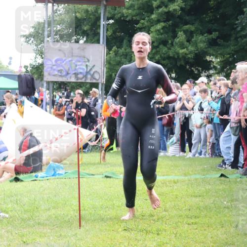 16.06.2024 - 26. Vierlanden-Triathlon Lena Gebhardt http://msf.ph/oto/6304154 16.06.2024 11:16:54 Schwimmen 477, 482, 485, 502, 549, 568, 577, 586, 591, 637, 477, 482, 485, 502, 549, 568, 577, 586, 591, 637 meine-sportfotos.de