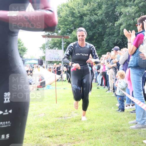16.06.2024 - 26. Vierlanden-Triathlon Lena Gebhardt http://msf.ph/oto/6304186 16.06.2024 11:16:57 Schwimmen 477, 482, 485, 502, 549, 586, 591, 637, 477, 482, 485, 502, 549, 586, 591, 637 meine-sportfotos.de