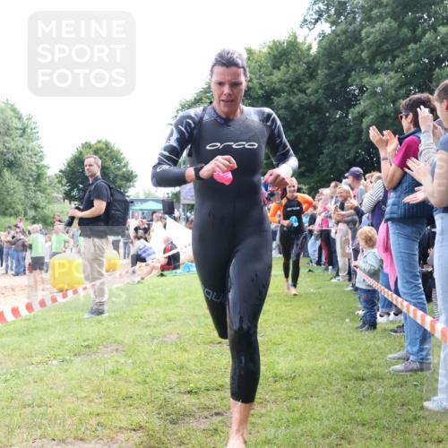 16.06.2024 - 26. Vierlanden-Triathlon Lena Gebhardt http://msf.ph/oto/6304191 16.06.2024 11:16:57 Schwimmen 477, 482, 485, 502, 549, 586, 591, 637, 477, 482, 485, 502, 549, 586, 591, 637 meine-sportfotos.de