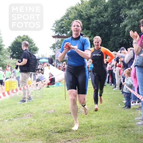 16.06.2024 - 26. Vierlanden-Triathlon Lena Gebhardt http://msf.ph/oto/6304201 16.06.2024 11:16:58 Schwimmen 477, 482, 485, 502, 549, 586, 591, 637, 477, 482, 485, 502, 549, 586, 591, 637 meine-sportfotos.de