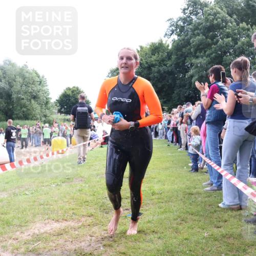 16.06.2024 - 26. Vierlanden-Triathlon Lena Gebhardt http://msf.ph/oto/6304217 16.06.2024 11:16:59 Schwimmen 477, 482, 485, 549, 586, 591, 637, 477, 482, 485, 549, 586, 591, 637 meine-sportfotos.de