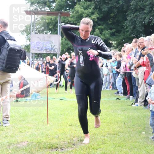 16.06.2024 - 26. Vierlanden-Triathlon Lena Gebhardt http://msf.ph/oto/6304236 16.06.2024 11:17:02 Schwimmen 477, 482, 485, 549, 586, 591, 477, 482, 485, 549, 586, 591 meine-sportfotos.de