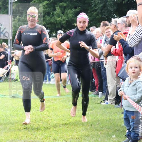 16.06.2024 - 26. Vierlanden-Triathlon Lena Gebhardt http://msf.ph/oto/6304255 16.06.2024 11:17:06 Schwimmen 477, 485, 586, 477, 485, 586 meine-sportfotos.de