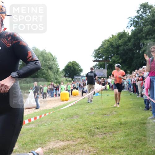 16.06.2024 - 26. Vierlanden-Triathlon Lena Gebhardt http://msf.ph/oto/6304285 16.06.2024 11:17:08 Schwimmen 477, 485, 586, 477, 485, 586 meine-sportfotos.de