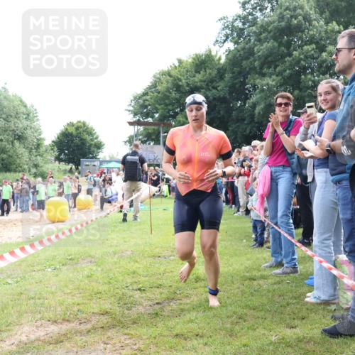 16.06.2024 - 26. Vierlanden-Triathlon Lena Gebhardt http://msf.ph/oto/6304300 16.06.2024 11:17:10 Schwimmen 477, 485, 586, 477, 485, 586 meine-sportfotos.de