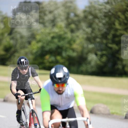 16.06.2024 - 26. Vierlanden-Triathlon Jannik Wohlers http://msf.ph/oto/6304321 16.06.2024 11:40:23 Radfahren 76, 131, 244, 254, 262, 320 meine-sportfotos.de