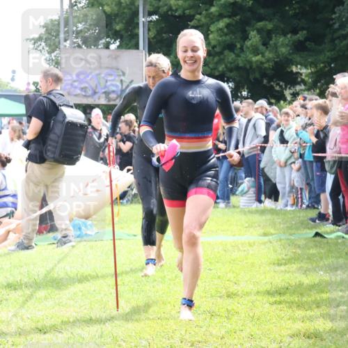 16.06.2024 - 26. Vierlanden-Triathlon Lena Gebhardt http://msf.ph/oto/6304333 16.06.2024 11:17:26 Schwimmen 474, 487, 509, 556, 604, 474, 487, 509, 556, 604 meine-sportfotos.de