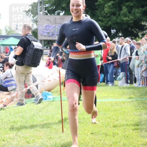 16.06.2024 - 26. Vierlanden-Triathlon Lena Gebhardt http://msf.ph/oto/6304336 16.06.2024 11:17:27 Schwimmen 474, 487, 509, 556, 604, 627, 474, 487, 509, 556, 604, 627 meine-sportfotos.de