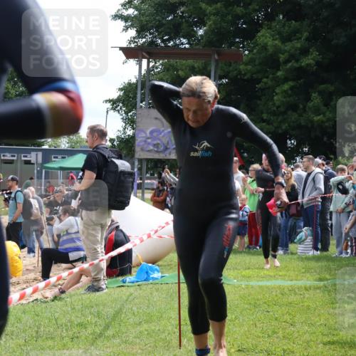 16.06.2024 - 26. Vierlanden-Triathlon Lena Gebhardt http://msf.ph/oto/6304351 16.06.2024 11:17:28 Schwimmen 474, 487, 509, 556, 604, 627, 474, 487, 509, 556, 604, 627 meine-sportfotos.de