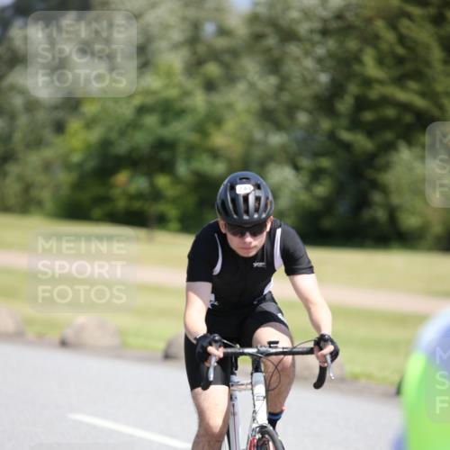 16.06.2024 - 26. Vierlanden-Triathlon Jannik Wohlers http://msf.ph/oto/6304390 16.06.2024 11:40:24 Radfahren 76, 131, 244, 254, 262, 320, 446 meine-sportfotos.de
