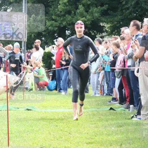 16.06.2024 - 26. Vierlanden-Triathlon Lena Gebhardt http://msf.ph/oto/6304416 16.06.2024 11:17:37 Schwimmen 412, 487, 556, 627, 412, 487, 556, 627 meine-sportfotos.de