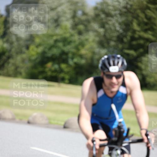 16.06.2024 - 26. Vierlanden-Triathlon Jannik Wohlers http://msf.ph/oto/6304423 16.06.2024 11:40:27 Radfahren 76, 131, 244, 254, 262, 274, 287, 320, 446 meine-sportfotos.de