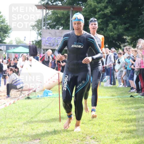 16.06.2024 - 26. Vierlanden-Triathlon Lena Gebhardt http://msf.ph/oto/6304459 16.06.2024 11:17:42 Schwimmen 412, 487, 556, 627, 412, 487, 556, 627 meine-sportfotos.de