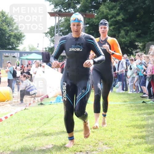 16.06.2024 - 26. Vierlanden-Triathlon Lena Gebhardt http://msf.ph/oto/6304464 16.06.2024 11:17:42 Schwimmen 412, 487, 556, 627, 412, 487, 556, 627 meine-sportfotos.de