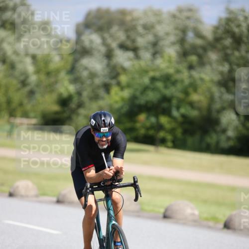 16.06.2024 - 26. Vierlanden-Triathlon Jannik Wohlers http://msf.ph/oto/6304477 16.06.2024 11:40:33 Radfahren 8, 170, 274, 287, 392, 446 meine-sportfotos.de