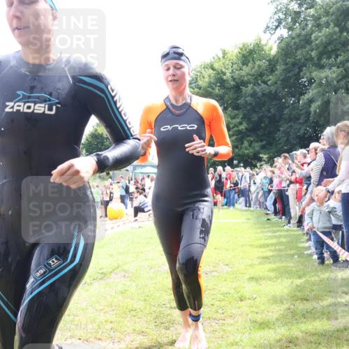 16.06.2024 - 26. Vierlanden-Triathlon Lena Gebhardt http://msf.ph/oto/6304480 16.06.2024 11:17:44 Schwimmen 412, 556, 627, 412, 556, 627 meine-sportfotos.de