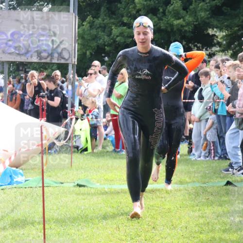16.06.2024 - 26. Vierlanden-Triathlon Lena Gebhardt http://msf.ph/oto/6304531 16.06.2024 11:18:01 Schwimmen 479, 507, 511, 583, 589, 596, 615, 616, 620, 479, 507, 511, 583, 589, 596, 615, 616, 620 meine-sportfotos.de