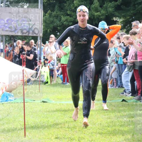 16.06.2024 - 26. Vierlanden-Triathlon Lena Gebhardt http://msf.ph/oto/6304536 16.06.2024 11:18:01 Schwimmen 479, 507, 511, 583, 589, 596, 615, 616, 620, 479, 507, 511, 583, 589, 596, 615, 616, 620 meine-sportfotos.de