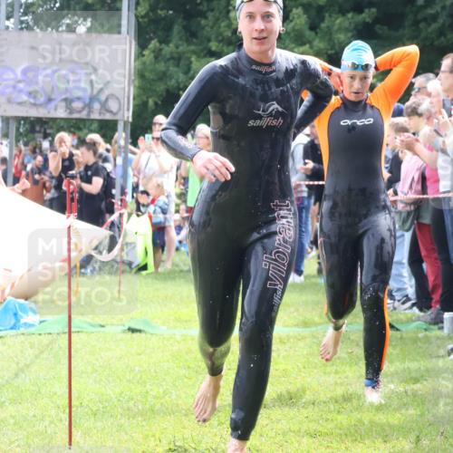 16.06.2024 - 26. Vierlanden-Triathlon Lena Gebhardt http://msf.ph/oto/6304544 16.06.2024 11:18:02 Schwimmen 479, 507, 511, 583, 589, 596, 615, 616, 620, 479, 507, 511, 583, 589, 596, 615, 616, 620 meine-sportfotos.de