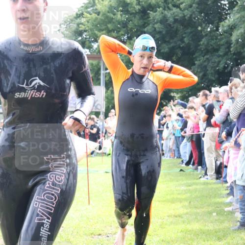16.06.2024 - 26. Vierlanden-Triathlon Lena Gebhardt http://msf.ph/oto/6304562 16.06.2024 11:18:04 Schwimmen 479, 507, 511, 523, 583, 589, 596, 615, 616, 620, 479, 507, 511, 523, 583, 589, 596, 615, 616, 620 meine-sportfotos.de