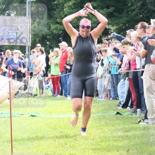 16.06.2024 - 26. Vierlanden-Triathlon Lena Gebhardt http://msf.ph/oto/6304578 16.06.2024 11:18:06 Schwimmen 479, 507, 511, 523, 583, 589, 596, 615, 616, 620, 479, 507, 511, 523, 583, 589, 596, 615, 616, 620 meine-sportfotos.de