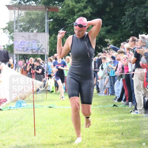 16.06.2024 - 26. Vierlanden-Triathlon Lena Gebhardt http://msf.ph/oto/6304585 16.06.2024 11:18:07 Schwimmen 479, 511, 523, 583, 589, 596, 615, 616, 620, 479, 511, 523, 583, 589, 596, 615, 616, 620 meine-sportfotos.de