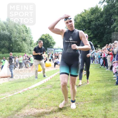 16.06.2024 - 26. Vierlanden-Triathlon Lena Gebhardt http://msf.ph/oto/6304667 16.06.2024 11:18:16 Schwimmen 475, 479, 511, 523, 566, 583, 592, 595, 615, 616, 619, 631, 475, 479, 511, 523, 566, 583, 592, 595, 615, 616, 619, 631 meine-sportfotos.de