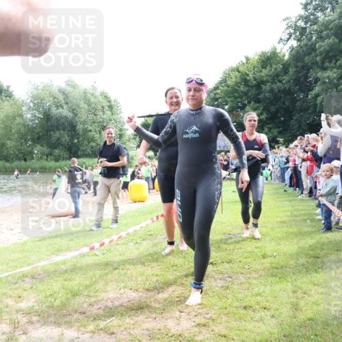 16.06.2024 - 26. Vierlanden-Triathlon Lena Gebhardt http://msf.ph/oto/6304681 16.06.2024 11:18:17 Schwimmen 475, 479, 511, 523, 566, 583, 592, 595, 615, 616, 619, 631, 475, 479, 511, 523, 566, 583, 592, 595, 615, 616, 619, 631 meine-sportfotos.de