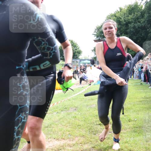 16.06.2024 - 26. Vierlanden-Triathlon Lena Gebhardt http://msf.ph/oto/6304692 16.06.2024 11:18:18 Schwimmen 475, 511, 523, 566, 583, 592, 595, 616, 619, 631, 475, 511, 523, 566, 583, 592, 595, 616, 619, 631 meine-sportfotos.de