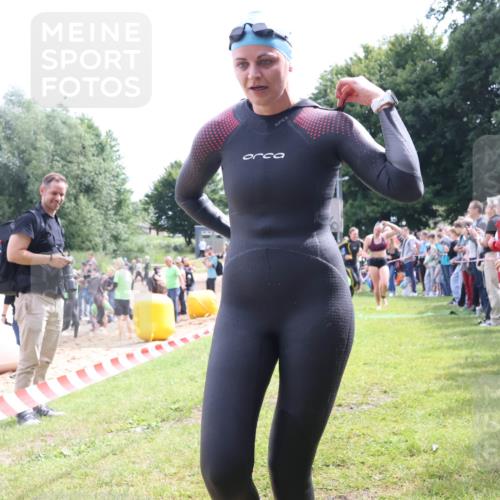 16.06.2024 - 26. Vierlanden-Triathlon Lena Gebhardt http://msf.ph/oto/6304713 16.06.2024 11:18:21 Schwimmen 475, 511, 523, 566, 592, 595, 619, 629, 631, 475, 511, 523, 566, 592, 595, 619, 629, 631 meine-sportfotos.de