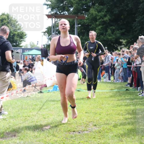 16.06.2024 - 26. Vierlanden-Triathlon Lena Gebhardt http://msf.ph/oto/6304730 16.06.2024 11:18:24 Schwimmen 475, 562, 566, 592, 595, 619, 629, 631, 475, 562, 566, 592, 595, 619, 629, 631 meine-sportfotos.de