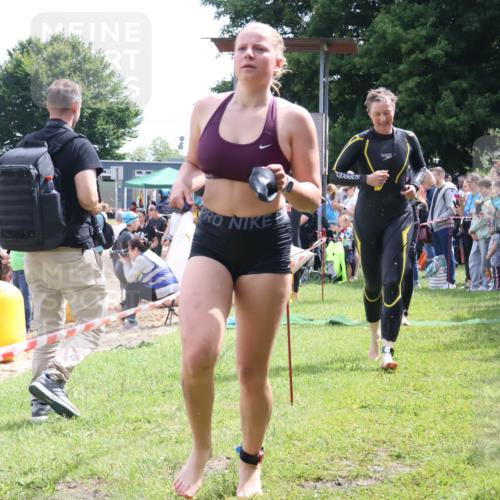16.06.2024 - 26. Vierlanden-Triathlon Lena Gebhardt http://msf.ph/oto/6304734 16.06.2024 11:18:25 Schwimmen 475, 562, 566, 592, 595, 619, 629, 631, 475, 562, 566, 592, 595, 619, 629, 631 meine-sportfotos.de