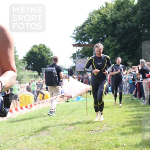 16.06.2024 - 26. Vierlanden-Triathlon Lena Gebhardt http://msf.ph/oto/6304750 16.06.2024 11:18:26 Schwimmen 475, 481, 562, 566, 585, 592, 595, 619, 629, 631, 475, 481, 562, 566, 585, 592, 595, 619, 629, 631 meine-sportfotos.de
