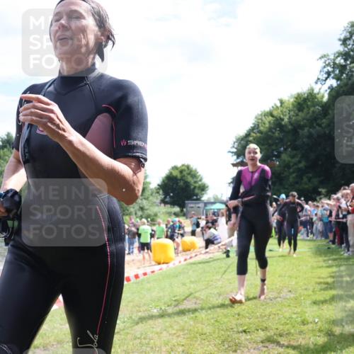 16.06.2024 - 26. Vierlanden-Triathlon Lena Gebhardt http://msf.ph/oto/6304802 16.06.2024 11:18:30 Schwimmen 475, 481, 486, 562, 582, 585, 592, 619, 629, 631, 475, 481, 486, 562, 582, 585, 592, 619, 629, 631 meine-sportfotos.de