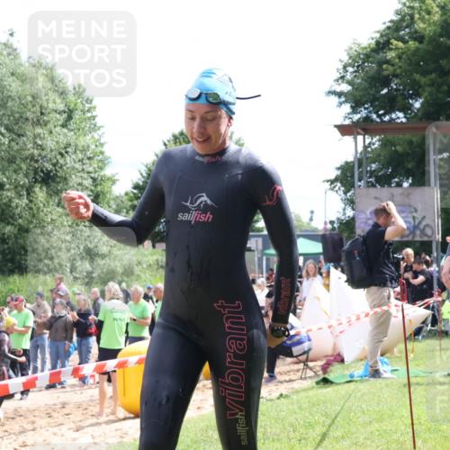 16.06.2024 - 26. Vierlanden-Triathlon Lena Gebhardt http://msf.ph/oto/6304869 16.06.2024 11:18:36 Schwimmen 475, 481, 486, 490, 491, 493, 562, 582, 585, 629, 475, 481, 486, 490, 491, 493, 562, 582, 585, 629 meine-sportfotos.de
