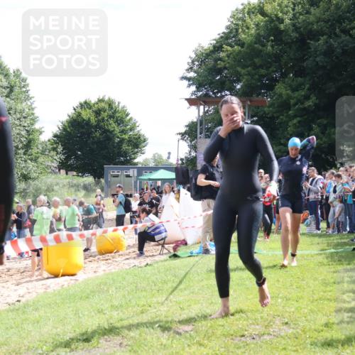 16.06.2024 - 26. Vierlanden-Triathlon Lena Gebhardt http://msf.ph/oto/6304879 16.06.2024 11:18:37 Schwimmen 481, 486, 490, 491, 493, 562, 582, 585, 629, 481, 486, 490, 491, 493, 562, 582, 585, 629 meine-sportfotos.de