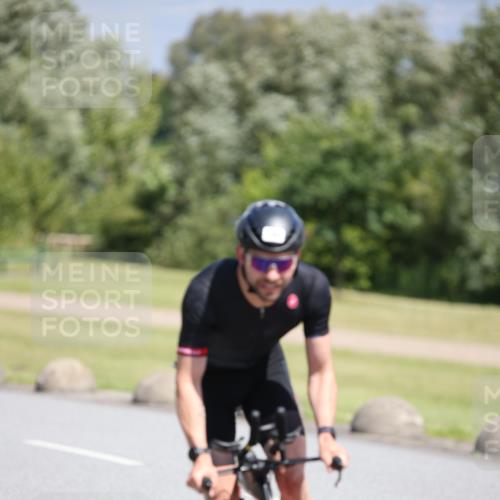 16.06.2024 - 26. Vierlanden-Triathlon Jannik Wohlers http://msf.ph/oto/6304892 16.06.2024 11:40:37 Radfahren 8, 39, 120, 170, 190, 322, 392, 472 meine-sportfotos.de