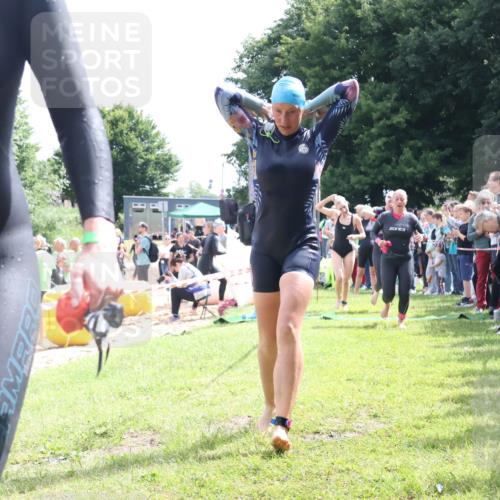 16.06.2024 - 26. Vierlanden-Triathlon Lena Gebhardt http://msf.ph/oto/6304910 16.06.2024 11:18:40 Schwimmen 481, 486, 490, 491, 493, 562, 576, 582, 585, 618, 633, 481, 486, 490, 491, 493, 562, 576, 582, 585, 618, 633 meine-sportfotos.de