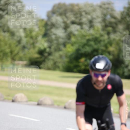 16.06.2024 - 26. Vierlanden-Triathlon Jannik Wohlers http://msf.ph/oto/6304955 16.06.2024 11:40:37 Radfahren 8, 39, 120, 170, 190, 322, 392, 472 meine-sportfotos.de