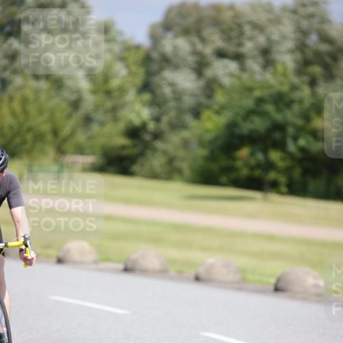 16.06.2024 - 26. Vierlanden-Triathlon Jannik Wohlers http://msf.ph/oto/6304986 16.06.2024 11:40:37 Radfahren 8, 39, 120, 170, 190, 322, 392, 472 meine-sportfotos.de