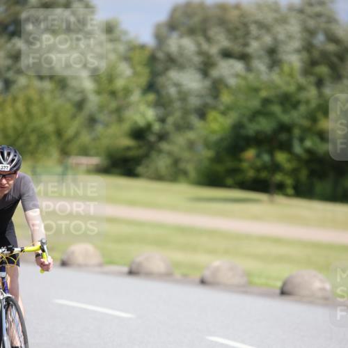 16.06.2024 - 26. Vierlanden-Triathlon Jannik Wohlers http://msf.ph/oto/6304990 16.06.2024 11:40:37 Radfahren 8, 39, 120, 170, 190, 322, 392, 472 meine-sportfotos.de