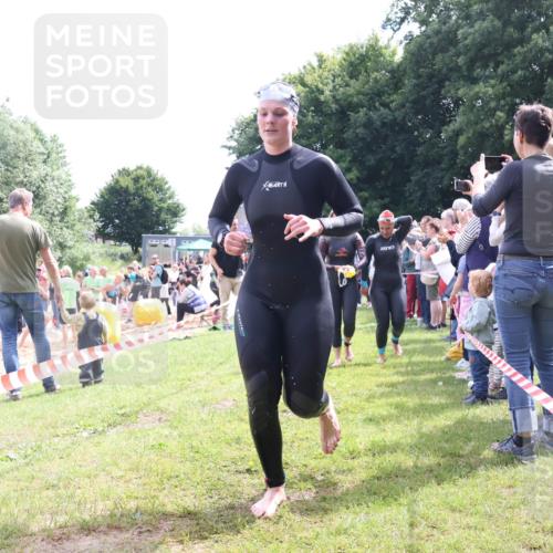 16.06.2024 - 26. Vierlanden-Triathlon Lena Gebhardt http://msf.ph/oto/6304999 16.06.2024 11:18:48 Schwimmen 486, 490, 491, 493, 529, 565, 576, 618, 633, 486, 490, 491, 493, 529, 565, 576, 618, 633 meine-sportfotos.de