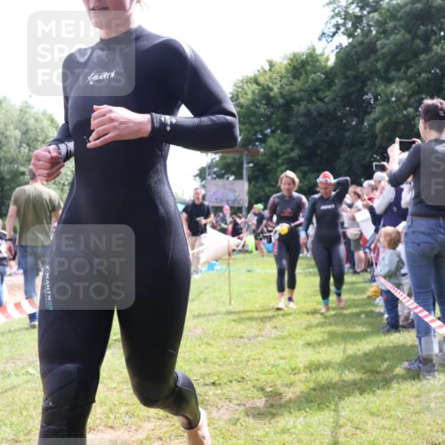 16.06.2024 - 26. Vierlanden-Triathlon Lena Gebhardt http://msf.ph/oto/6305005 16.06.2024 11:18:48 Schwimmen 486, 490, 491, 493, 529, 565, 576, 618, 633, 486, 490, 491, 493, 529, 565, 576, 618, 633 meine-sportfotos.de