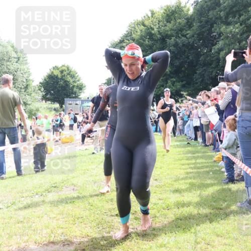 16.06.2024 - 26. Vierlanden-Triathlon Lena Gebhardt http://msf.ph/oto/6305021 16.06.2024 11:18:50 Schwimmen 486, 490, 491, 493, 529, 565, 576, 598, 618, 633, 486, 490, 491, 493, 529, 565, 576, 598, 618, 633 meine-sportfotos.de