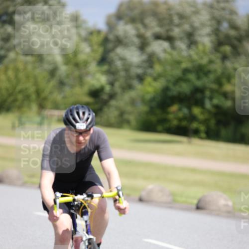 16.06.2024 - 26. Vierlanden-Triathlon Jannik Wohlers http://msf.ph/oto/6305027 16.06.2024 11:40:38 Radfahren 8, 39, 120, 170, 190, 231, 322, 392, 472 meine-sportfotos.de