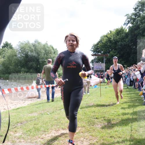 16.06.2024 - 26. Vierlanden-Triathlon Lena Gebhardt http://msf.ph/oto/6305036 16.06.2024 11:18:51 Schwimmen 490, 491, 493, 529, 565, 576, 598, 618, 633, 490, 491, 493, 529, 565, 576, 598, 618, 633 meine-sportfotos.de
