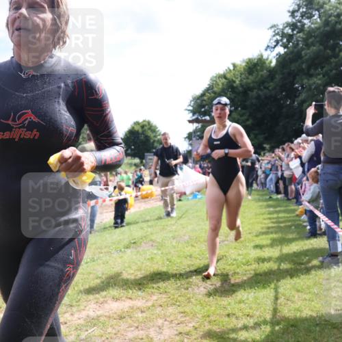 16.06.2024 - 26. Vierlanden-Triathlon Lena Gebhardt http://msf.ph/oto/6305043 16.06.2024 11:18:52 Schwimmen 490, 491, 529, 565, 576, 598, 618, 633, 490, 491, 529, 565, 576, 598, 618, 633 meine-sportfotos.de