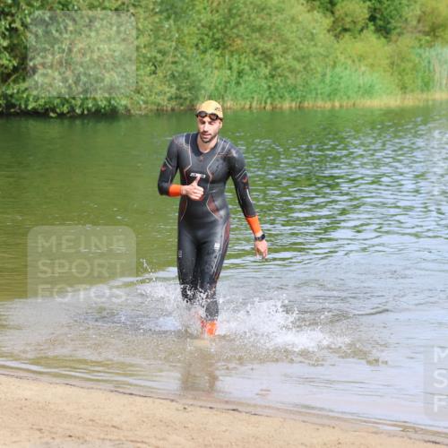 16.06.2024 - 26. Vierlanden-Triathlon Strokosch-Dieckow http://msf.ph/oto/6305051 16.06.2024 09:47:38 Schwimmen  meine-sportfotos.de