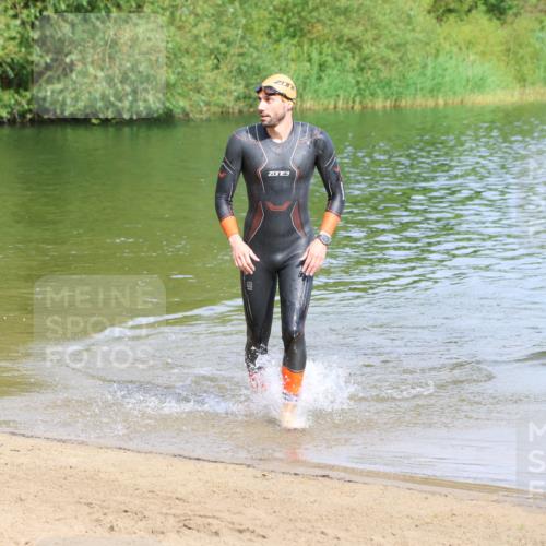 16.06.2024 - 26. Vierlanden-Triathlon Strokosch-Dieckow http://msf.ph/oto/6305068 16.06.2024 09:47:39 Schwimmen  meine-sportfotos.de